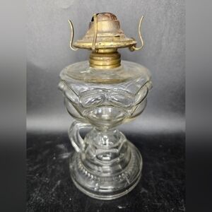 Vintage/antique clear glass finger‎ loop oil lamp